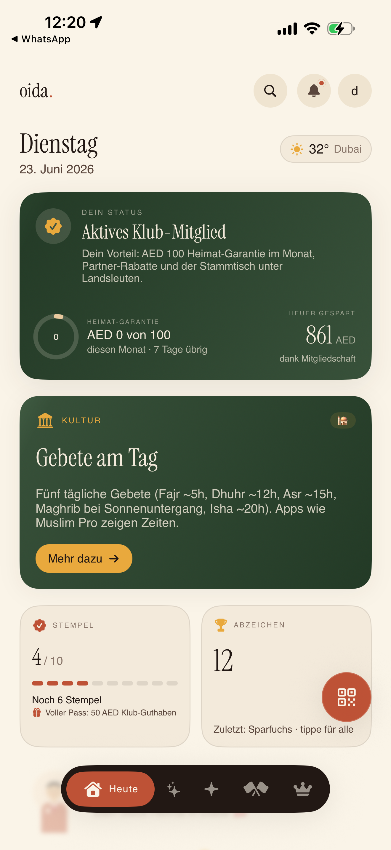 Startbildschirm mit Servus-Gruß, Stempelkarte und Schmäh des Tages